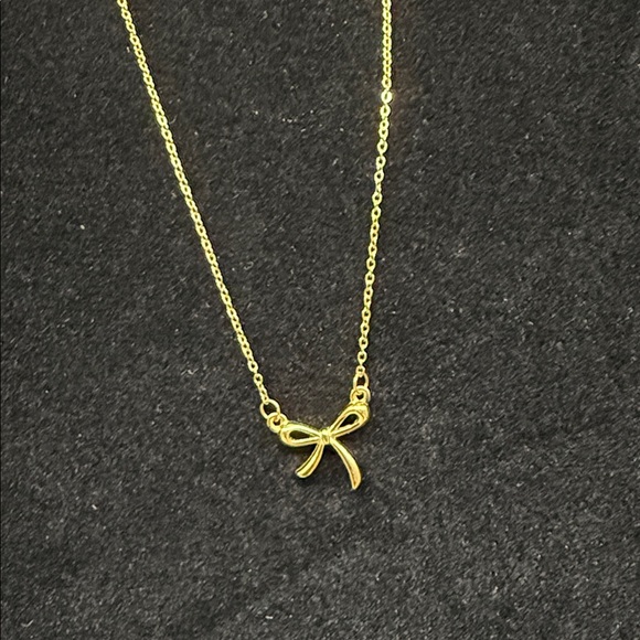 Elegant Gold Bow Necklace - Picture 1 of 1